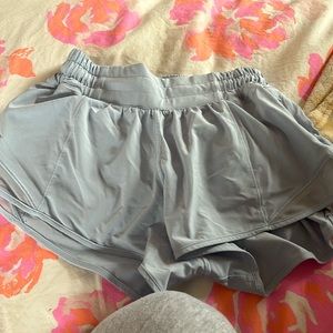 lululemon hotty hots in size 2. 2.5 inch. light blue/grey